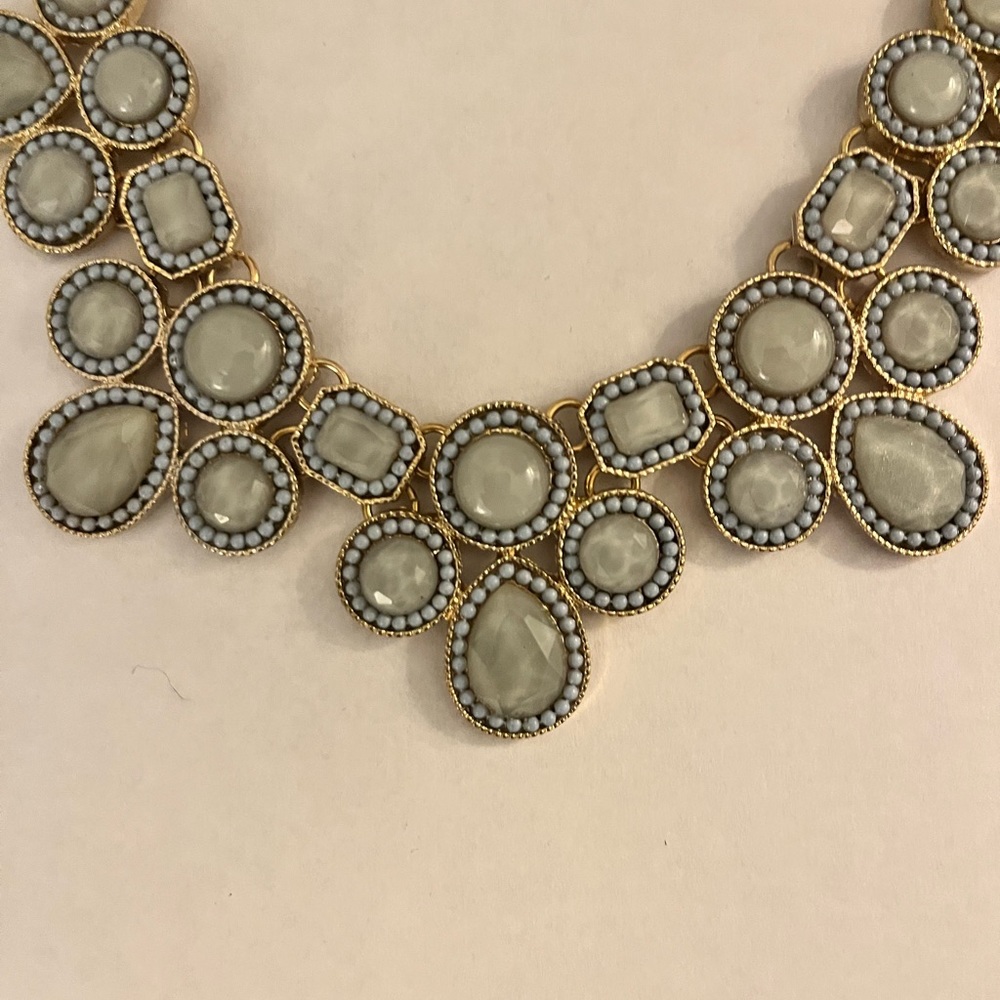 Francesca’s Statement Necklace - Picture 6 of 7